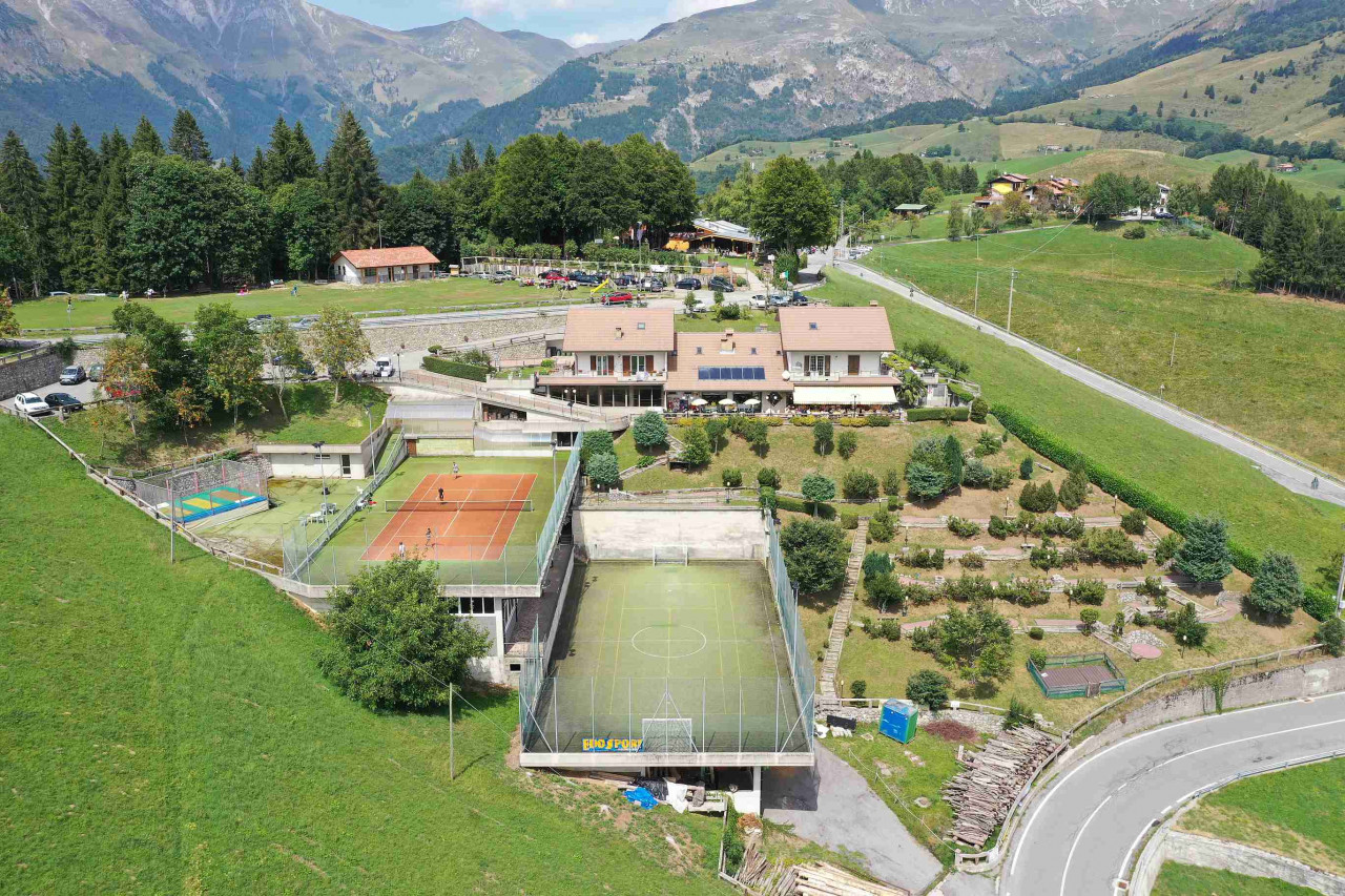 Oneta passo di Zambla, sport e ristorazione sulle montagne bergamasche