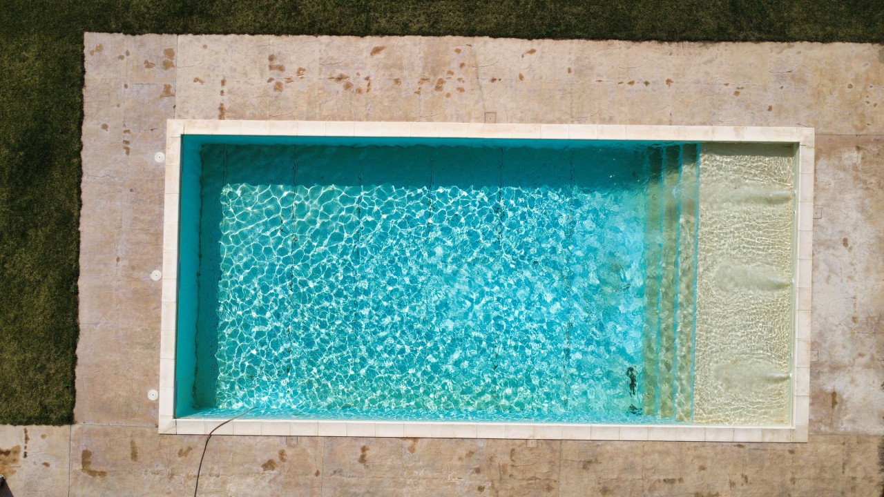 015__piscina__4 Piazza Armerina una piscina e il casale, nella felicità senza rumore