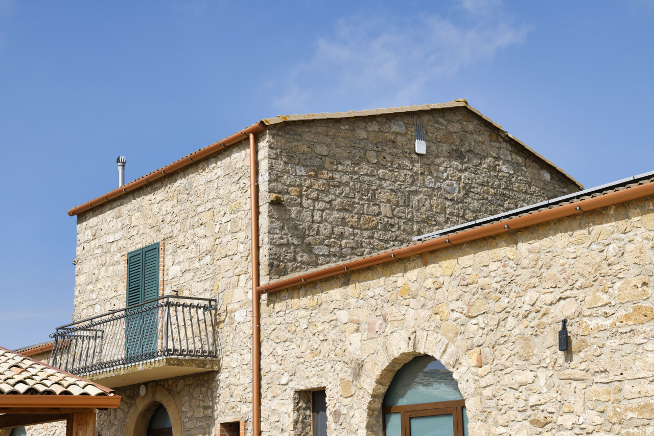 022__facciata__8 Piazza Armerina una piscina e il casale, nella felicità senza rumore