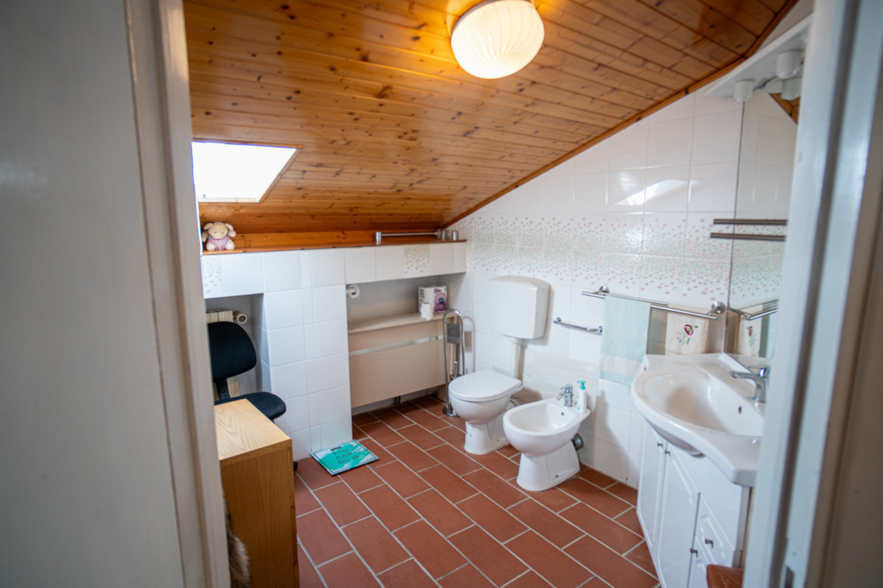 088__bagno_mansarda_1__1 Rosignano