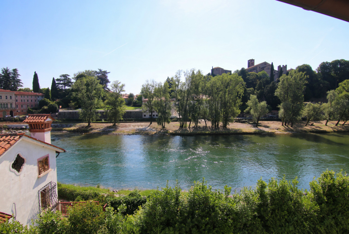 Bassano, attico con vista sul Brenta e Ponte Vecchio