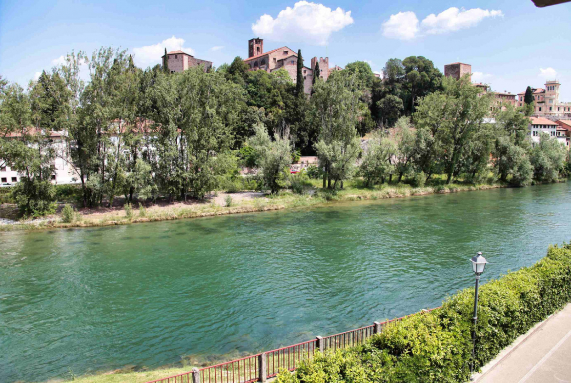 Bassano, attico con vista sul Brenta e Ponte Vecchio