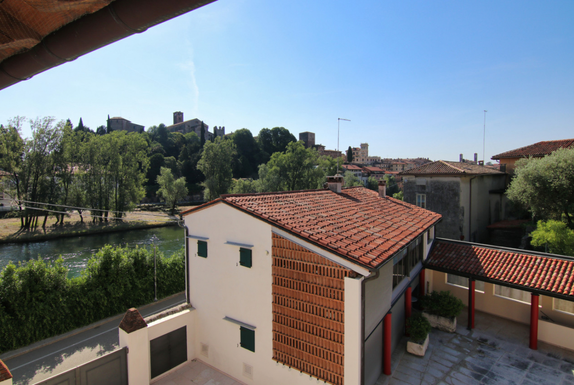 Bassano, attico con vista sul Brenta e Ponte Vecchio
