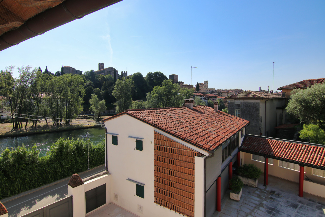 063__vista_studio__1 Bassano, attico con vista sul Brenta e Ponte Vecchio