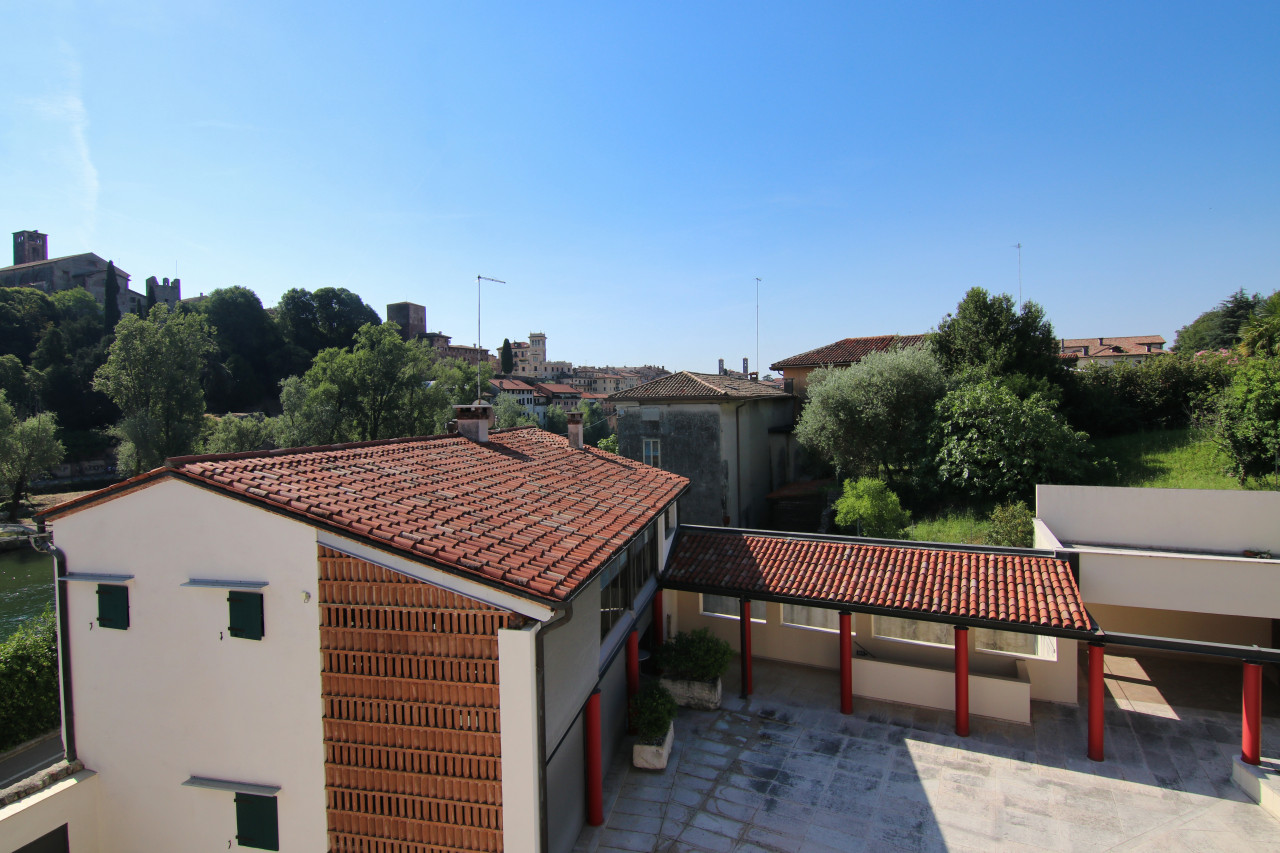 064__vista_studio__2 Bassano, attico con vista sul Brenta e Ponte Vecchio