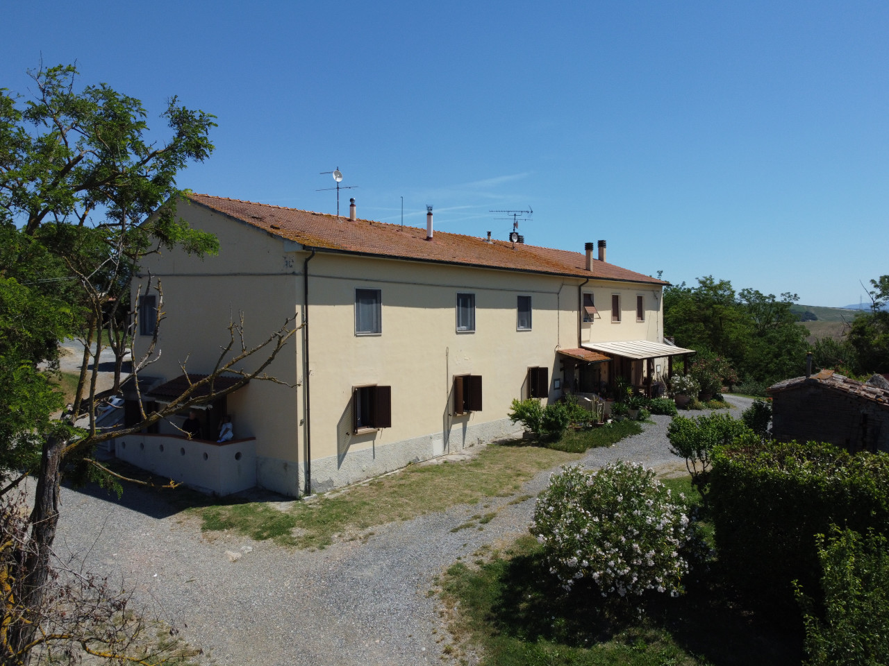 Montecatini, val di Cecina, il rifugio sulla collina