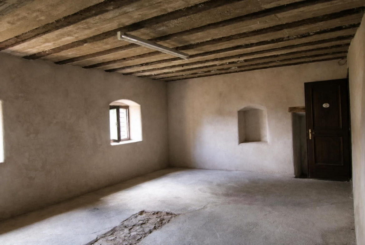 Madrano la casa con la strada imprigionata