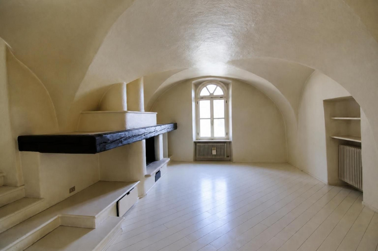 Madrano la casa con la strada imprigionata