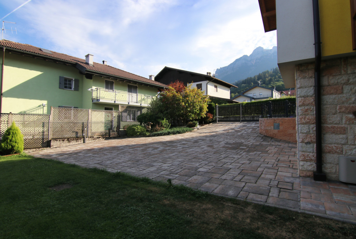 Vattaro, una villa con affaccio sulla Vigolana