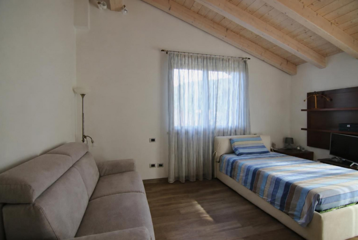 Vattaro, una villa con affaccio sulla Vigolana